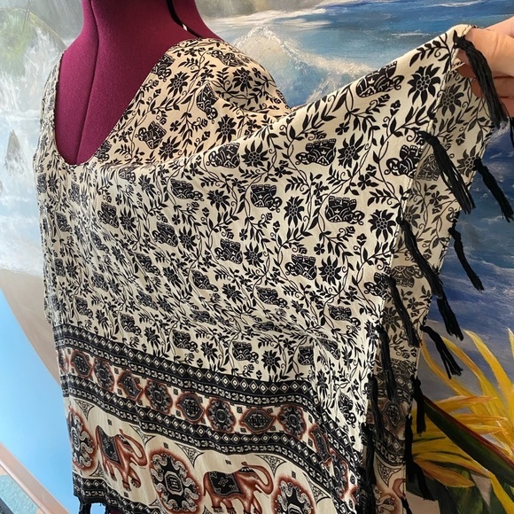 Poncho style top - Picture 5 of 5